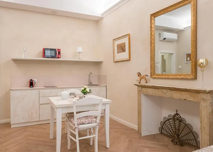 Classic Chic - Citta Alta Apartment